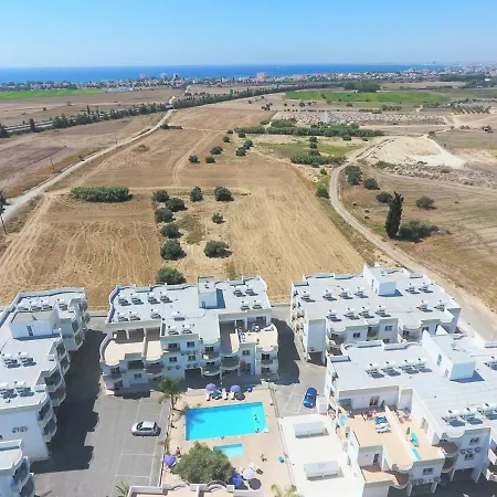 Larnaca Bay Views Apartment *